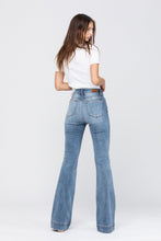 Load image into Gallery viewer, Showing My Flare Judy Blue Jeans