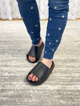 Load image into Gallery viewer, Everyday Sandals in Black