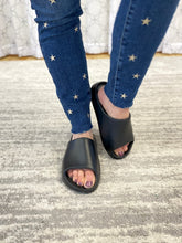 Load image into Gallery viewer, Everyday Sandals in Black