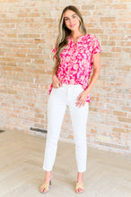Load image into Gallery viewer, Lizzy Cap Sleeve Top in Pink and Peach Floral