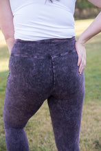 Load image into Gallery viewer, Blackberry Yoga Leggings