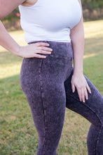 Load image into Gallery viewer, Blackberry Yoga Leggings