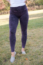 Load image into Gallery viewer, Blackberry Yoga Leggings