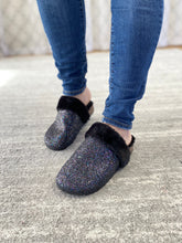 Load image into Gallery viewer, Sparkle &amp; Shine Slides in Black